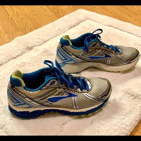 Adrenaline GTS sneaker, gently worn - Picture 6 of 9